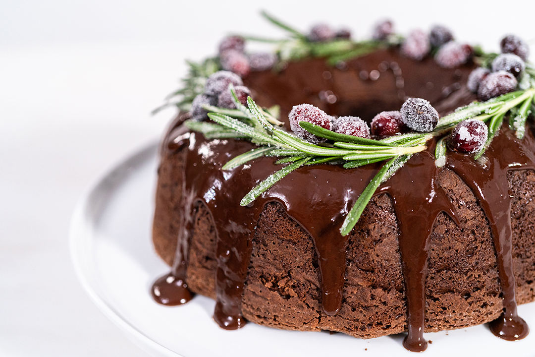 Schokoladenkuchen mit Cranberries und Rosmarin - Bake Affair